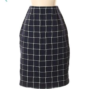Amanda and  Chelsea pencil skirt, great for fall